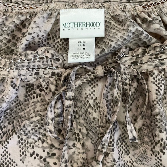 Motherhood Maternity Top Women’s US Medium Snake Print 3/4 Sleeve Shirt Tie Neck - Picture 2 of 5